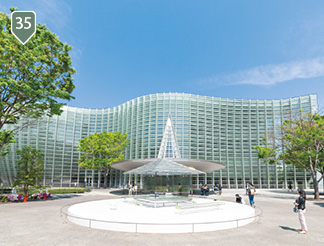 国立新美術館