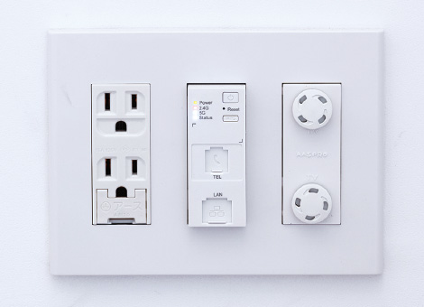 マルチメディアコンセント