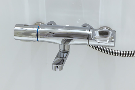 サーモスタット付き混合水栓