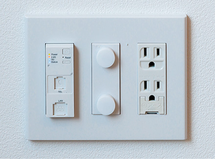 マルチメディアコンセント